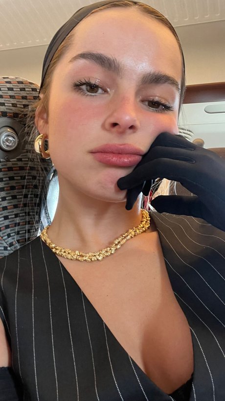 Addison Rae 女優 写真