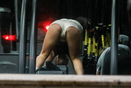 Addison Rae ポルノスター 美しい 写真