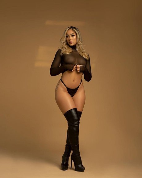 Gabriella Farias ポルノスター セクシー 写真