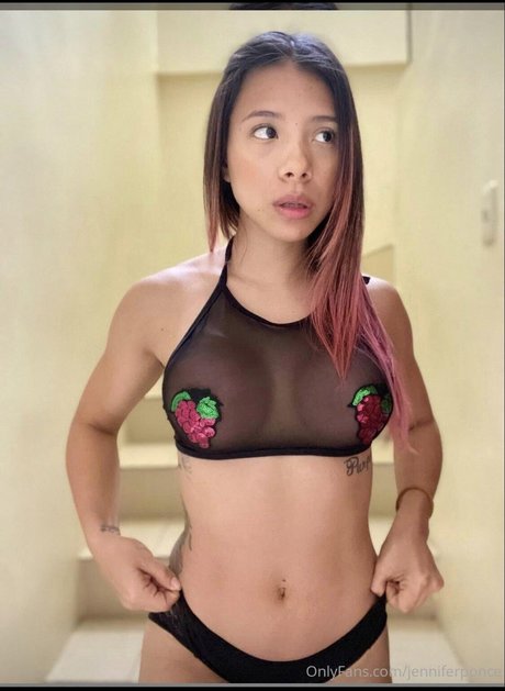 Jennifer Ponce 裸のスター 写真