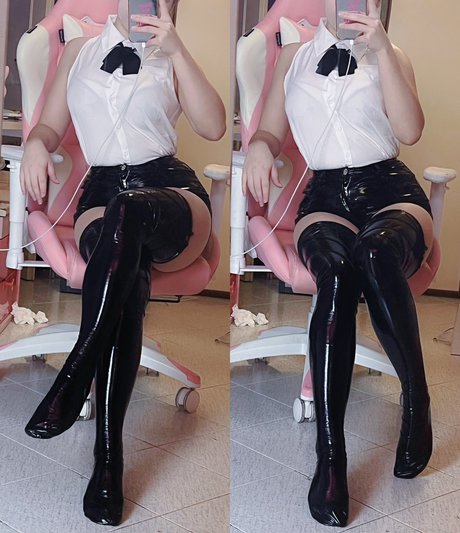 Mochichuu 美しいモデル 写真