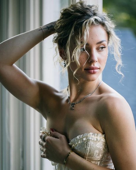 Charly Jordan 裸の女優 画像
