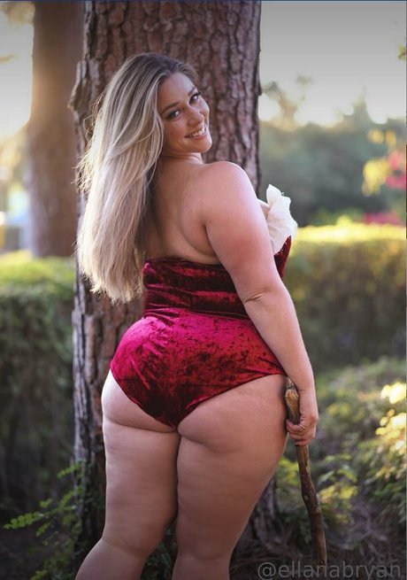 Ellana Bryan ホットなモデル 写真