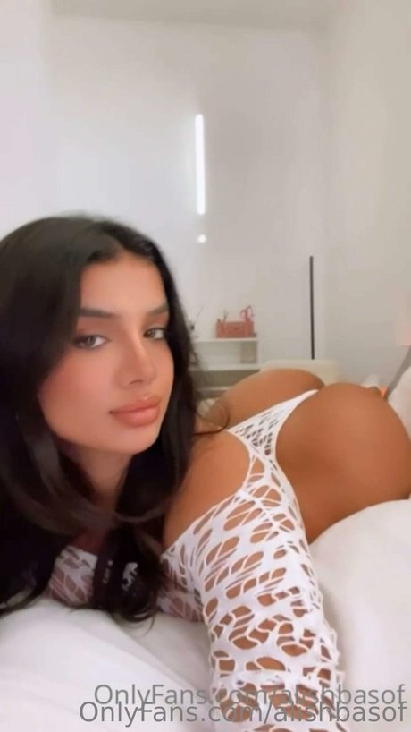 Alishba トップモデル 写真