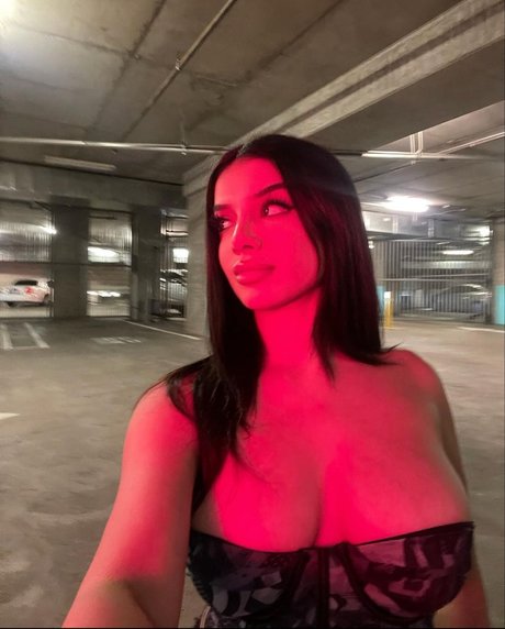 Alishba 独占スター 写真