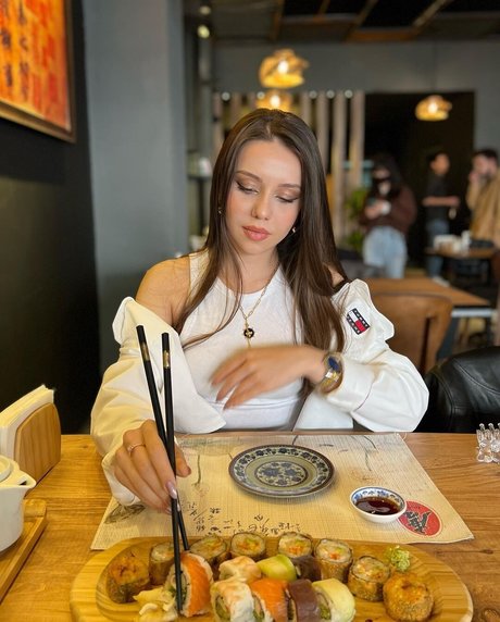 Sinem Ozgur 無料スター 画像