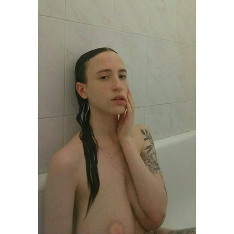 ぽっちゃりおっぱいオンリーファンズ トップ 写真