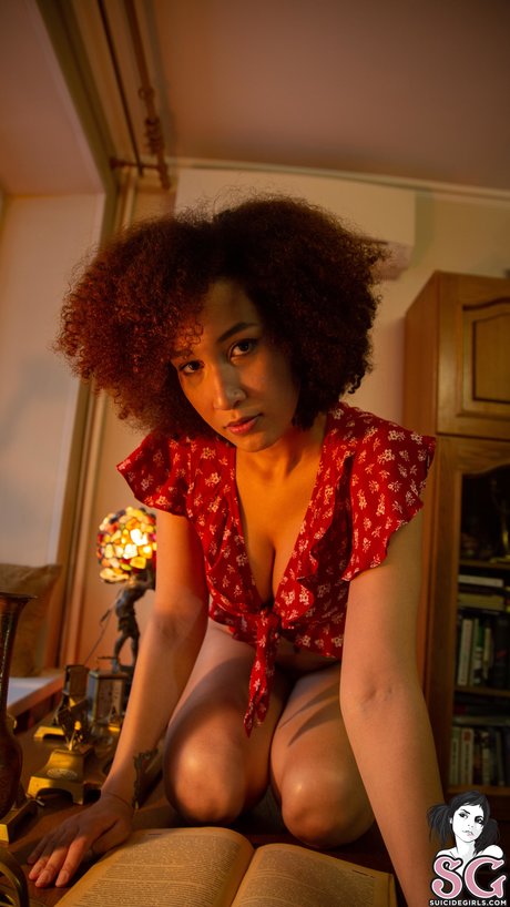 Hey Solange ヌードスター 写真