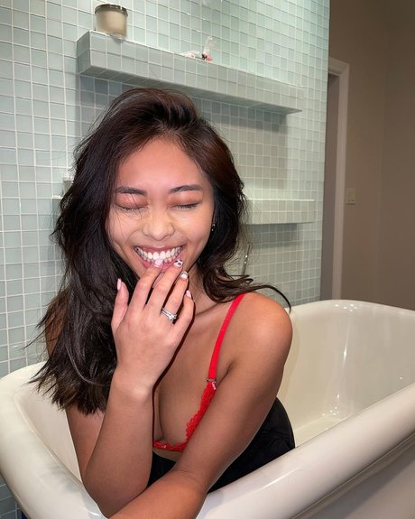 Isis Chu アートポルノスター 写真