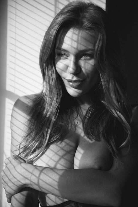 Svetlana Sinitsyna 美しいポルノスター ギャラリー