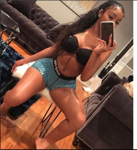 Ashley Burgos 素敵なスター 写真