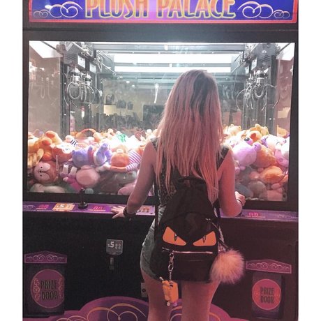 Paulina Gomez Ojeda アートスター 写真