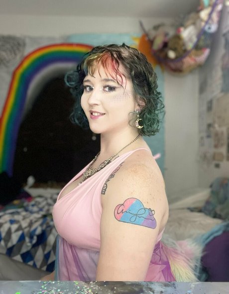 Catholic virgin セックス女優 写真