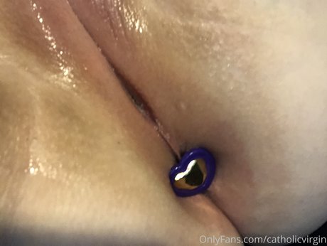 Catholic virgin かわいいモデル 画像
