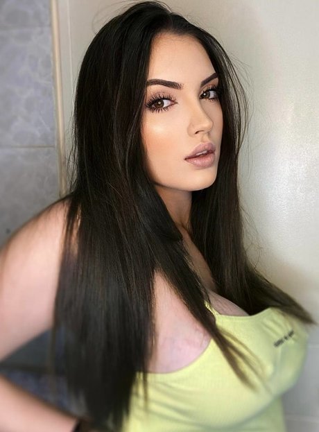 Isabella Rivas ホット女優 写真