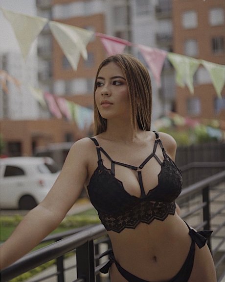 Valentina Quintero ヌードスター 写真