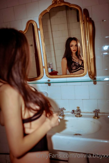 alessandra rosesi ヌードのポルノスター 画像