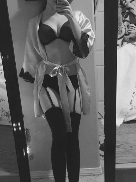 Bella Tha Killa アートポルノスター 写真