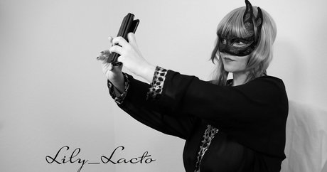 Lily Lacto アダルトスター 写真