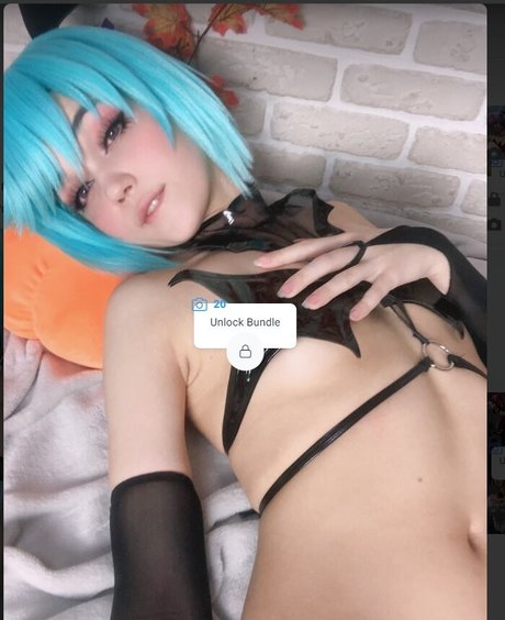 Ariadna Lobe 裸のスター 写真