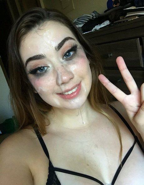 Miranda mew セックス女優 写真