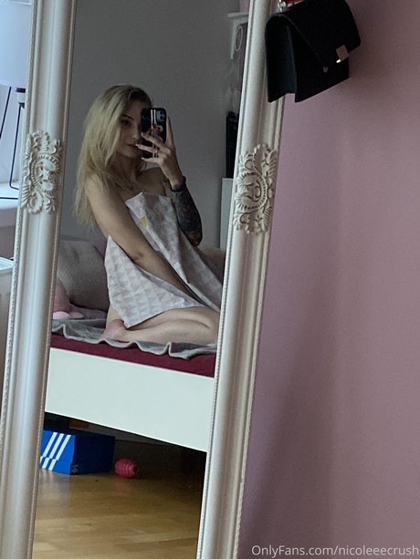 Sweet Crush Nicole 裸のモデル 画像