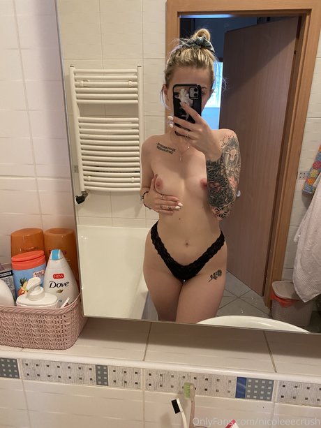 Sweet Crush Nicole ポルノスター 独占 画像