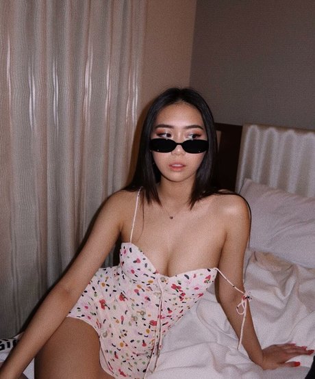 Briddyli アートモデル 写真