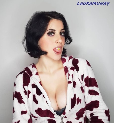 Lauramunay ポルノスター 高品質 写真