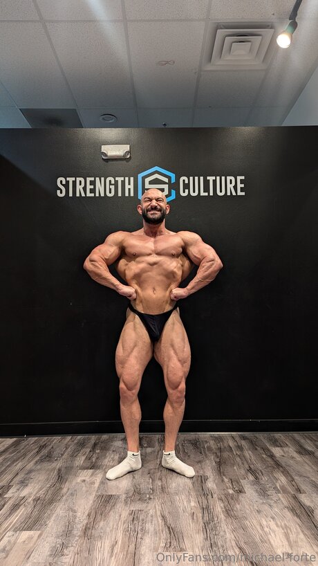 Michael Forte ホットなモデル 画像
