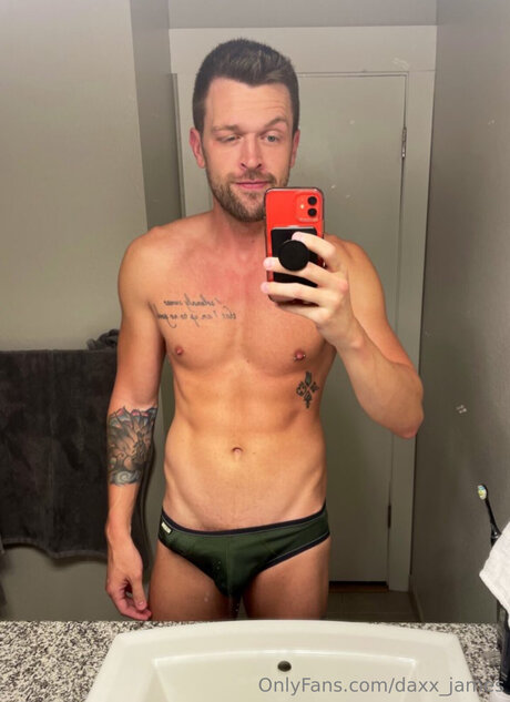 Daxx James セクシーなスター 写真