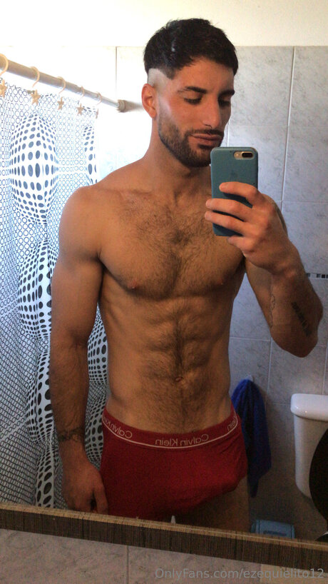 Ezequielito12 素敵なモデル 画像