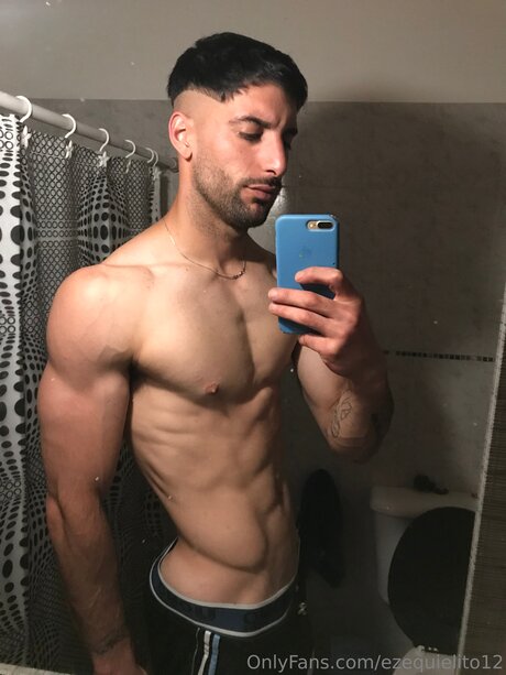 Ezequielito12 セクシーなスター 画像