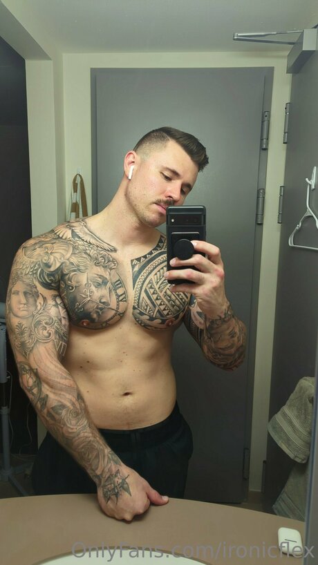 Ironicflex セックスモデル 写真