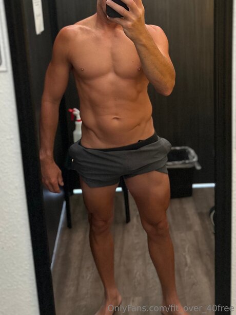 The Naked Trainer Free 美しい女優 写真