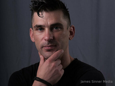 James Sinnerxxx 裸のモデル ギャラリー