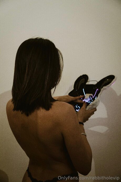 Rebe Rabbit ホット女優 写真