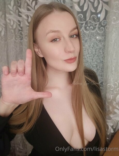 Lisastorm ホットなスター 写真