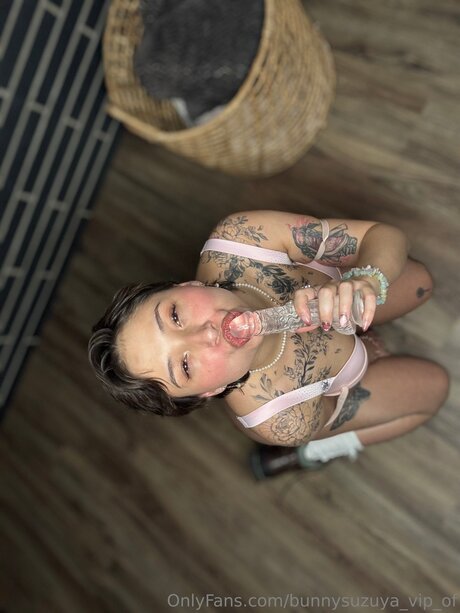 セクシーなブロンドのオンリーファンズ 裸 写真