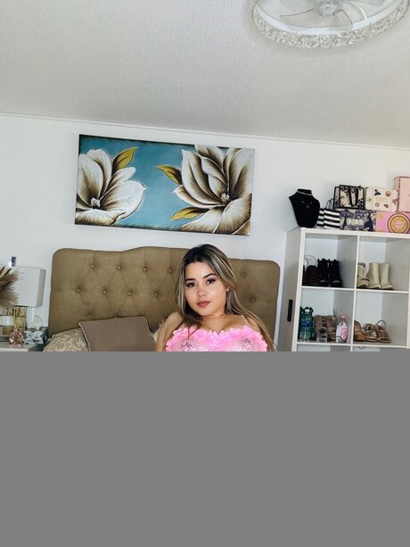 ショートティーンOnlyFans 可愛い 画像