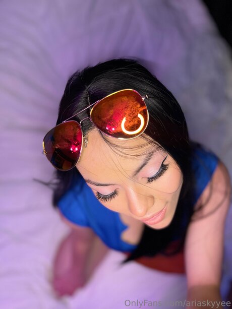 Ariaskyyee 美しいモデル 写真