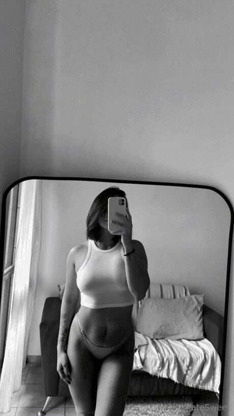 Katesweet22 ヌード女優 写真