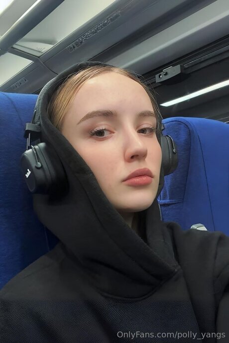 Polly Yangs 素敵なモデル 写真