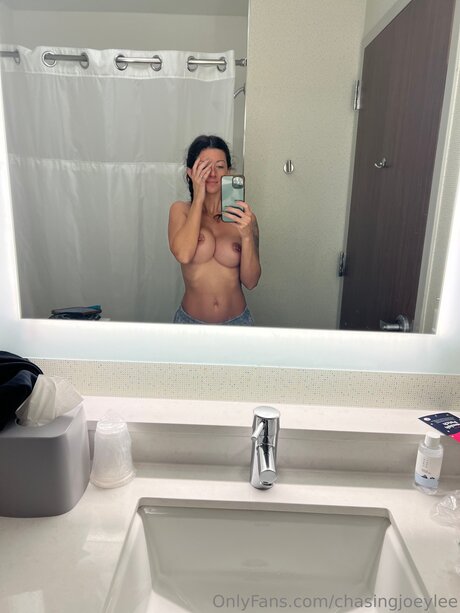 Chasingjoeylee ポルノスター エロティック 写真