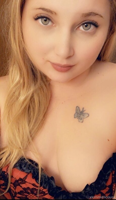 Curvykittyy アートスター 写真
