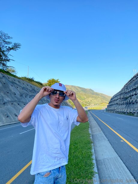 ヌード 屋外 OnlyFans ホット裸 写真