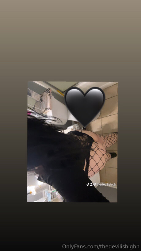 Thedevilishighh ホットなモデル 写真