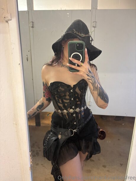 Marilunafansfree セクシーモデル 写真