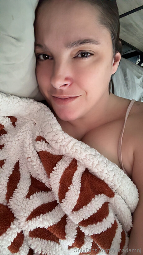 かわいい巨乳OnlyFans アートヌード 写真