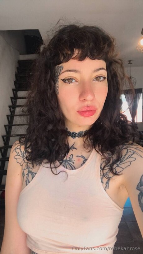Rebekahrose ヌードスター 画像